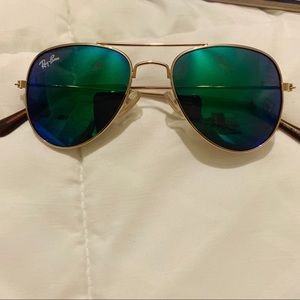 Junior Ray-Ban aviators